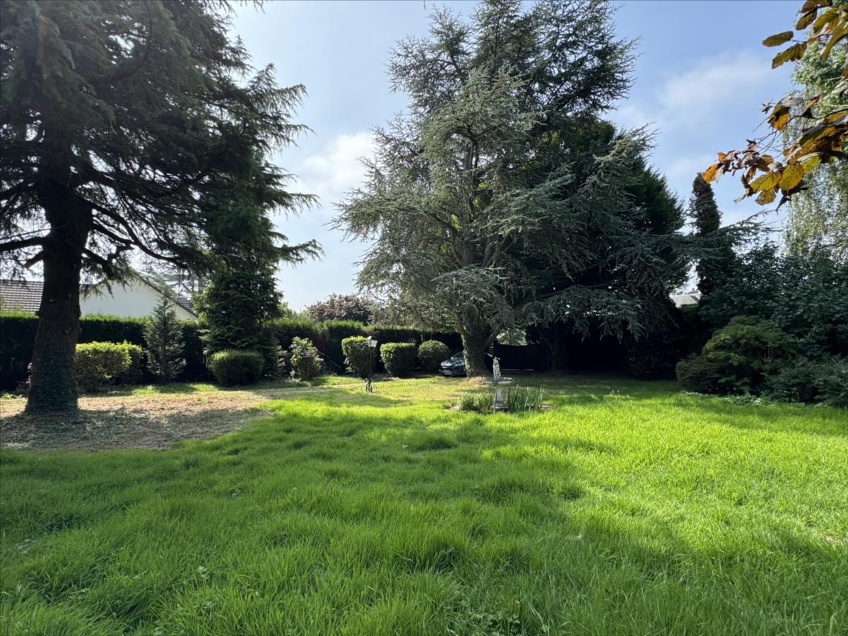 Maison - 9 pièces - 250 m²