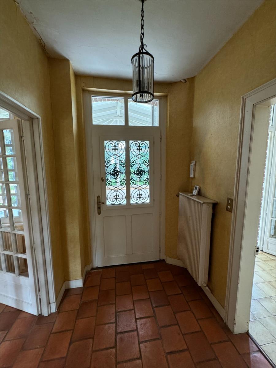 Maison - 9 pièces - 250 m²