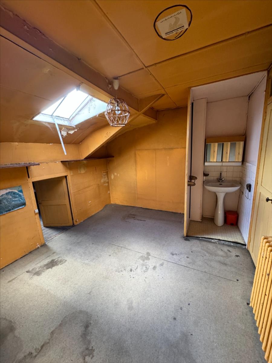 Maison - 7 pièces - 200 m²