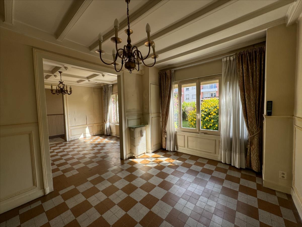 Maison - 7 pièces - 200 m²