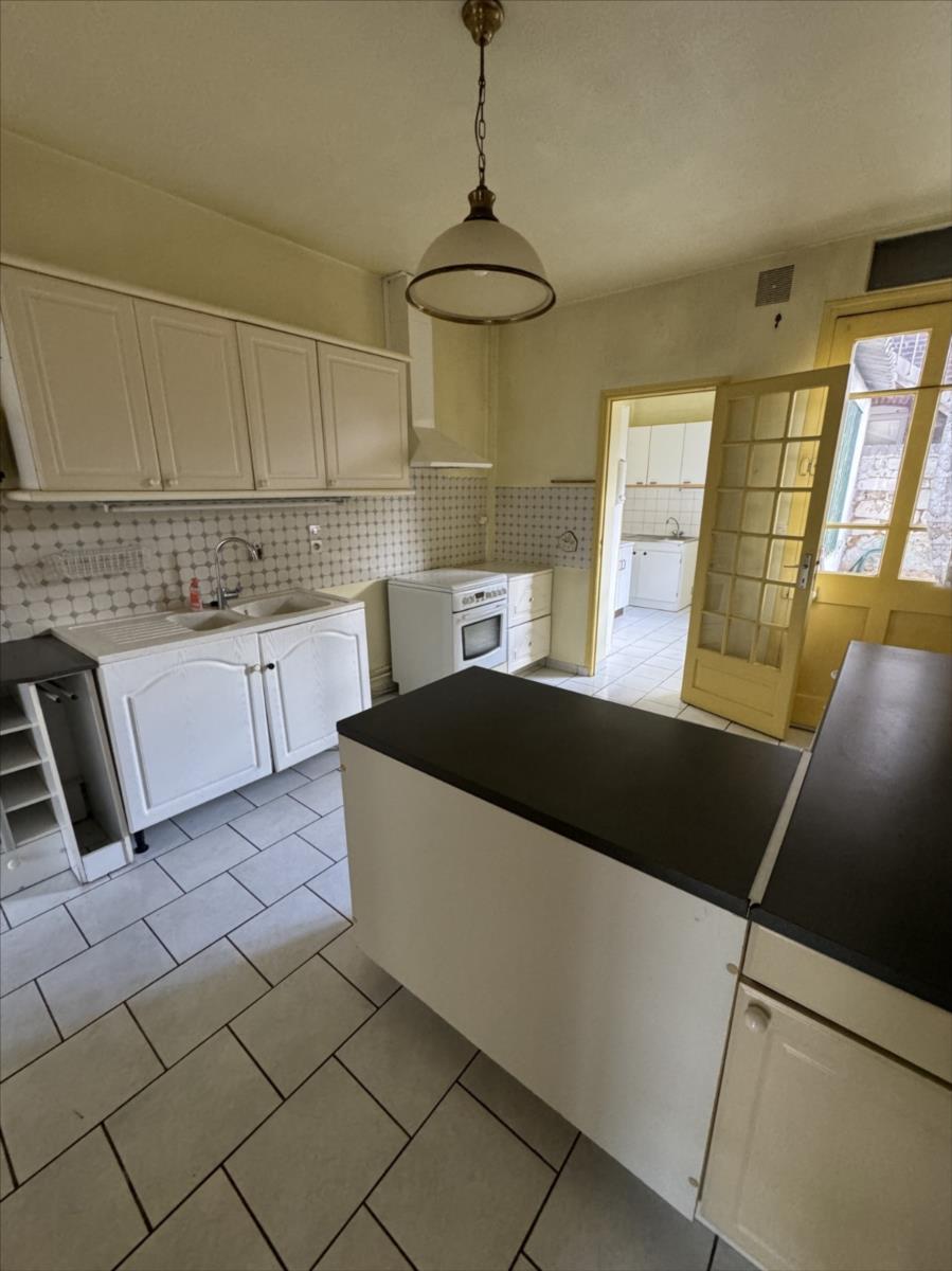 Maison - 7 pièces - 200 m²