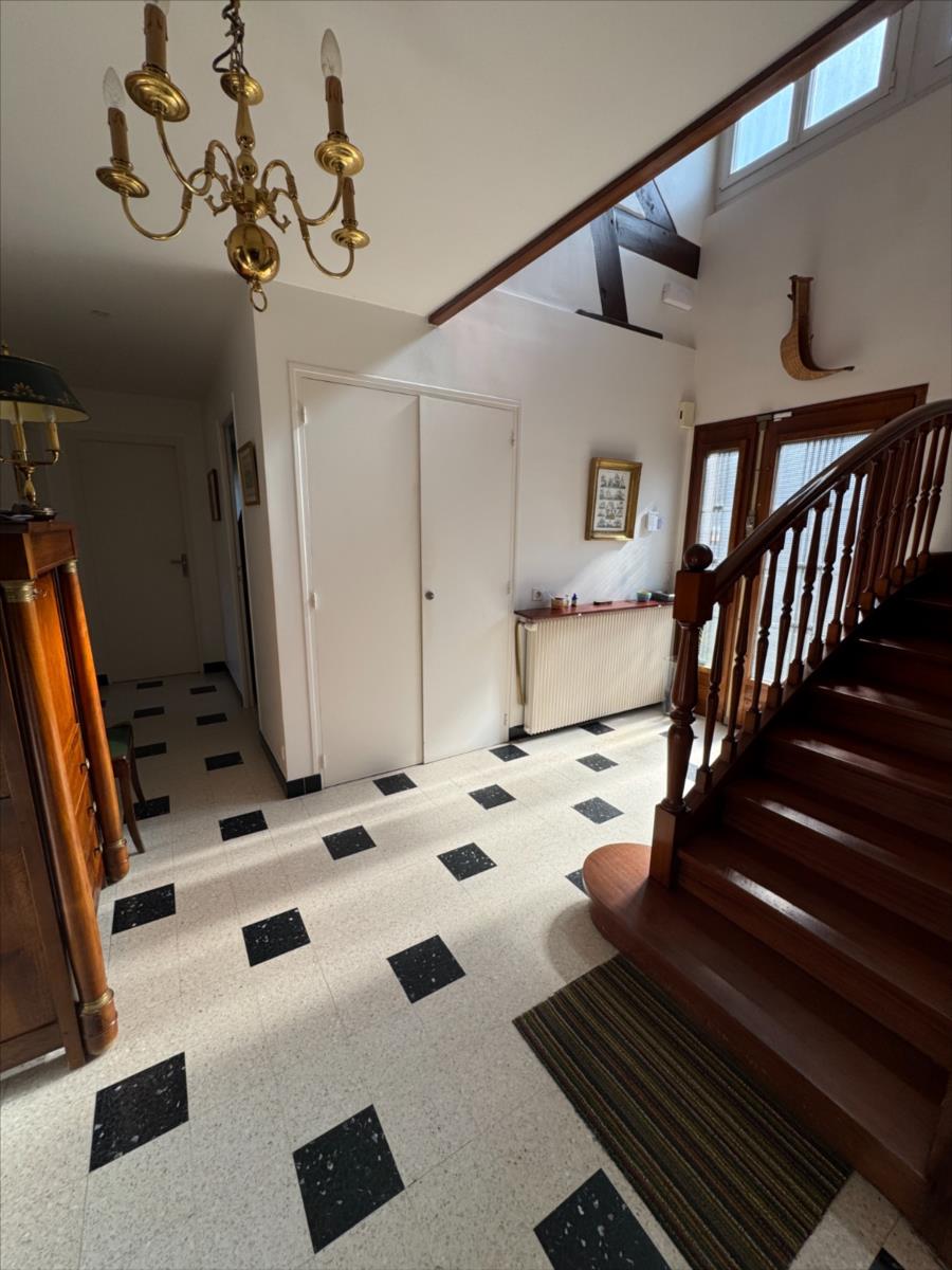 Maison - 7 pièces - 177 m²