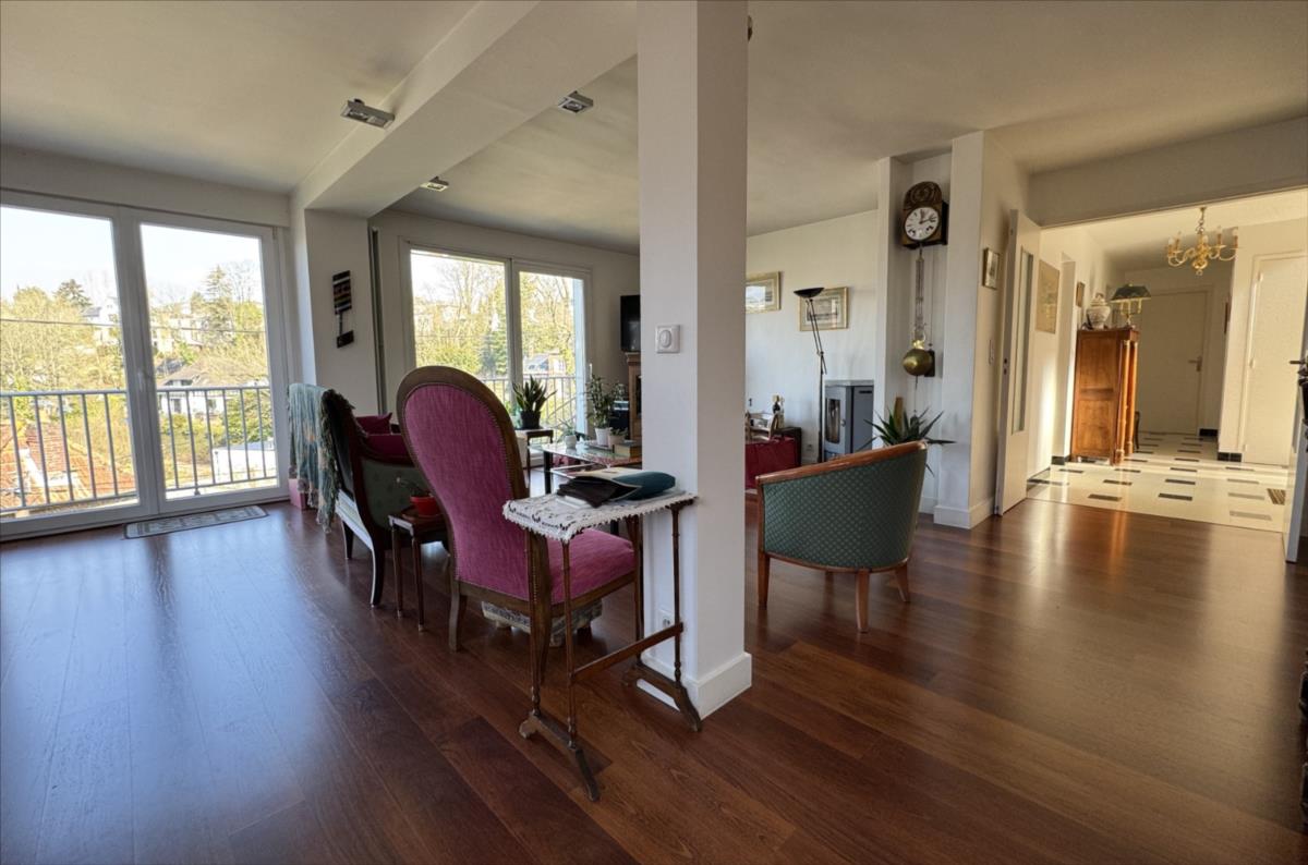 Maison - 7 pièces - 177 m²
