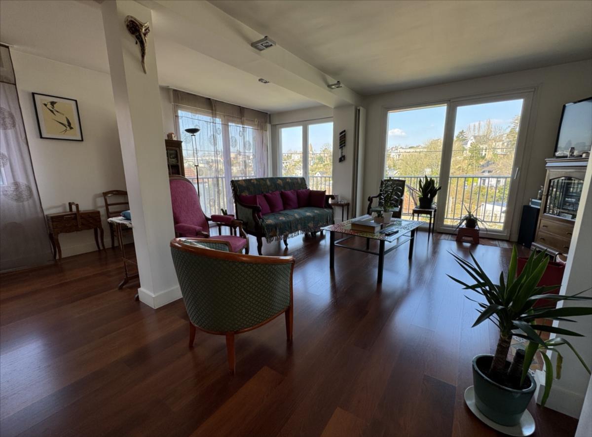 Maison - 7 pièces - 177 m²