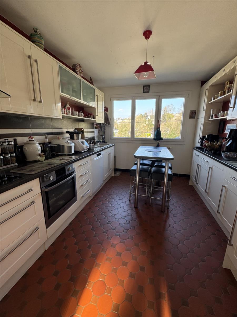 Maison - 7 pièces - 177 m²