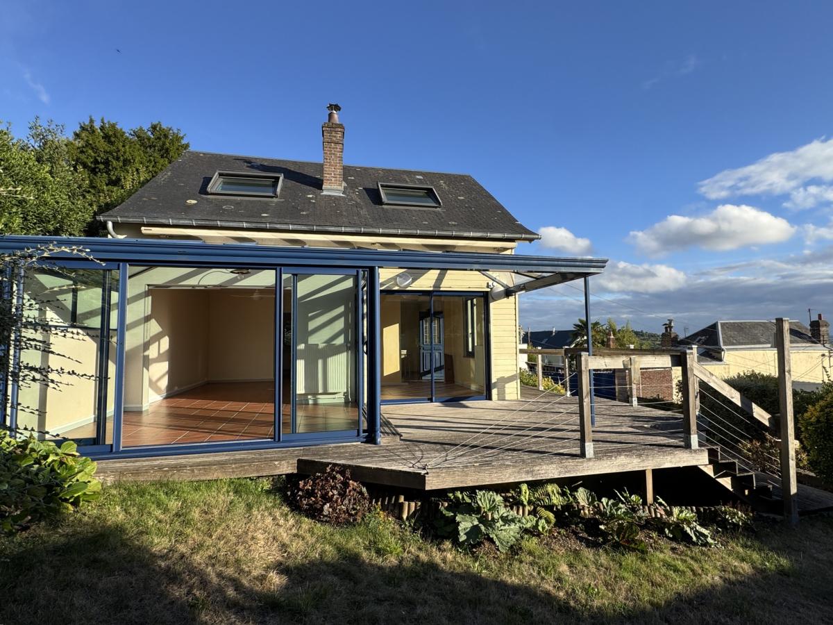 Maison - 6 pièces - 81.51 m²