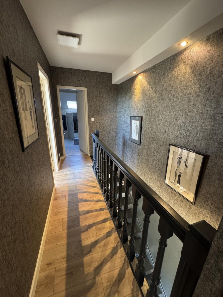 Appartement - 5 pièces - 109.98 m²