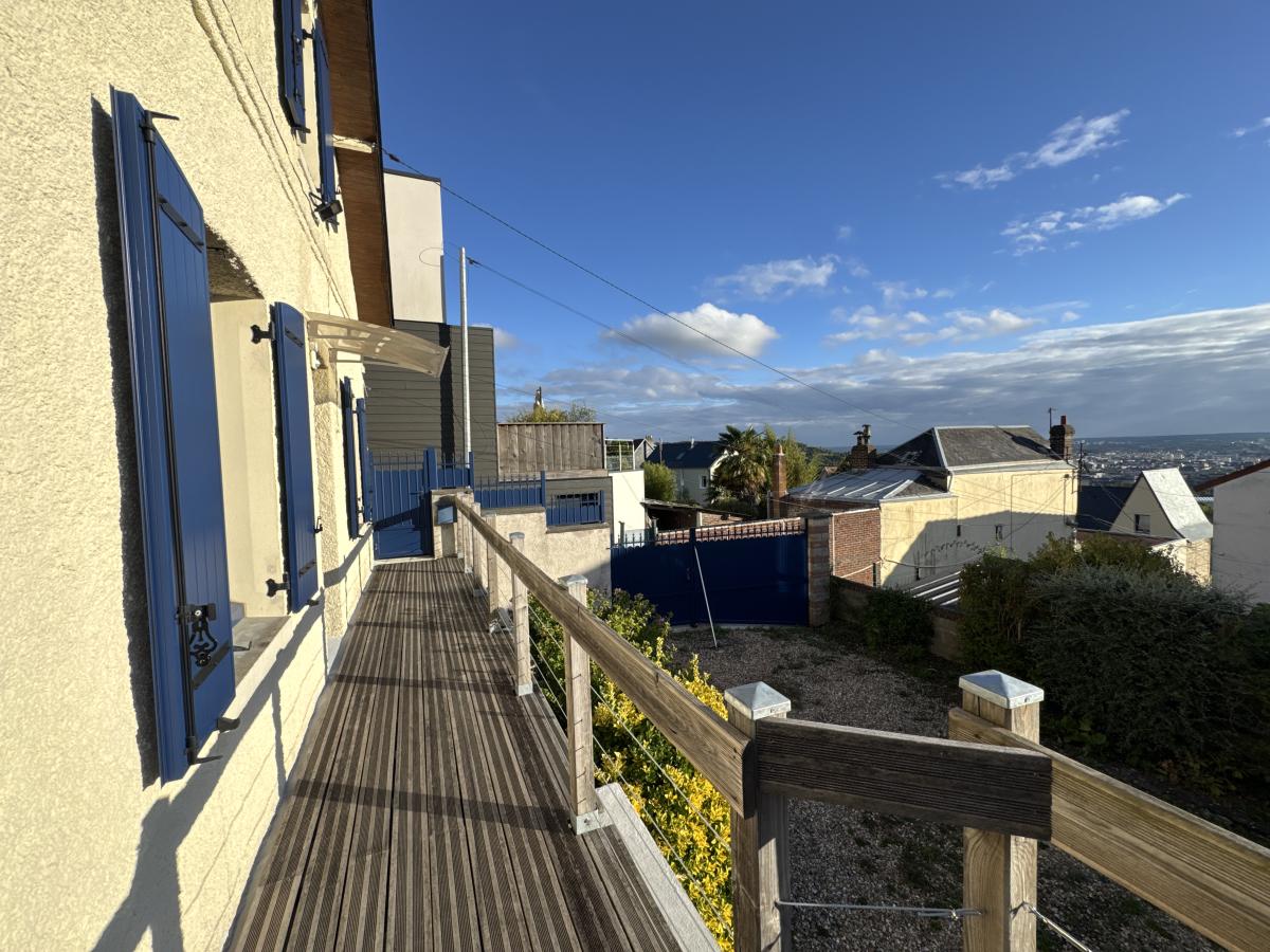 Maison - 6 pièces - 81.51 m²