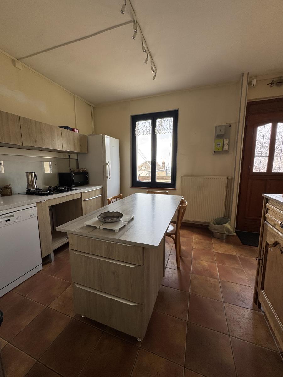 Maison - 6 pièces - 81.51 m²