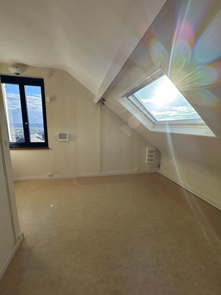 Maison - 6 pièces - 81.51 m²