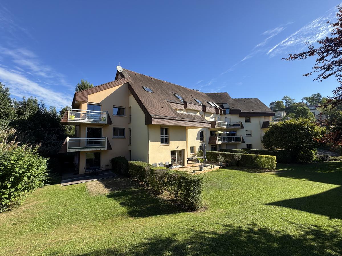 Appartement - 5 pièces - 109.98 m²