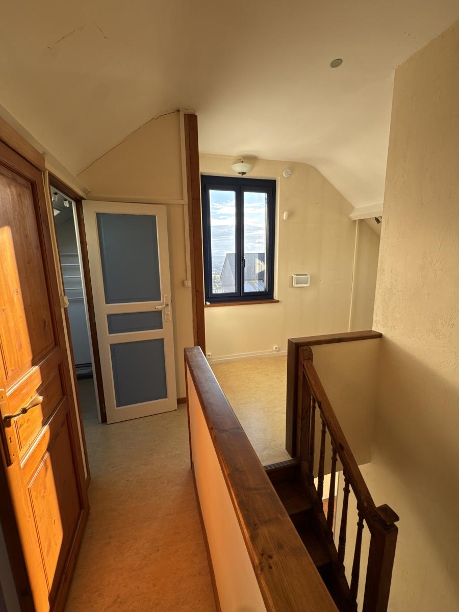 Maison - 6 pièces - 81.51 m²