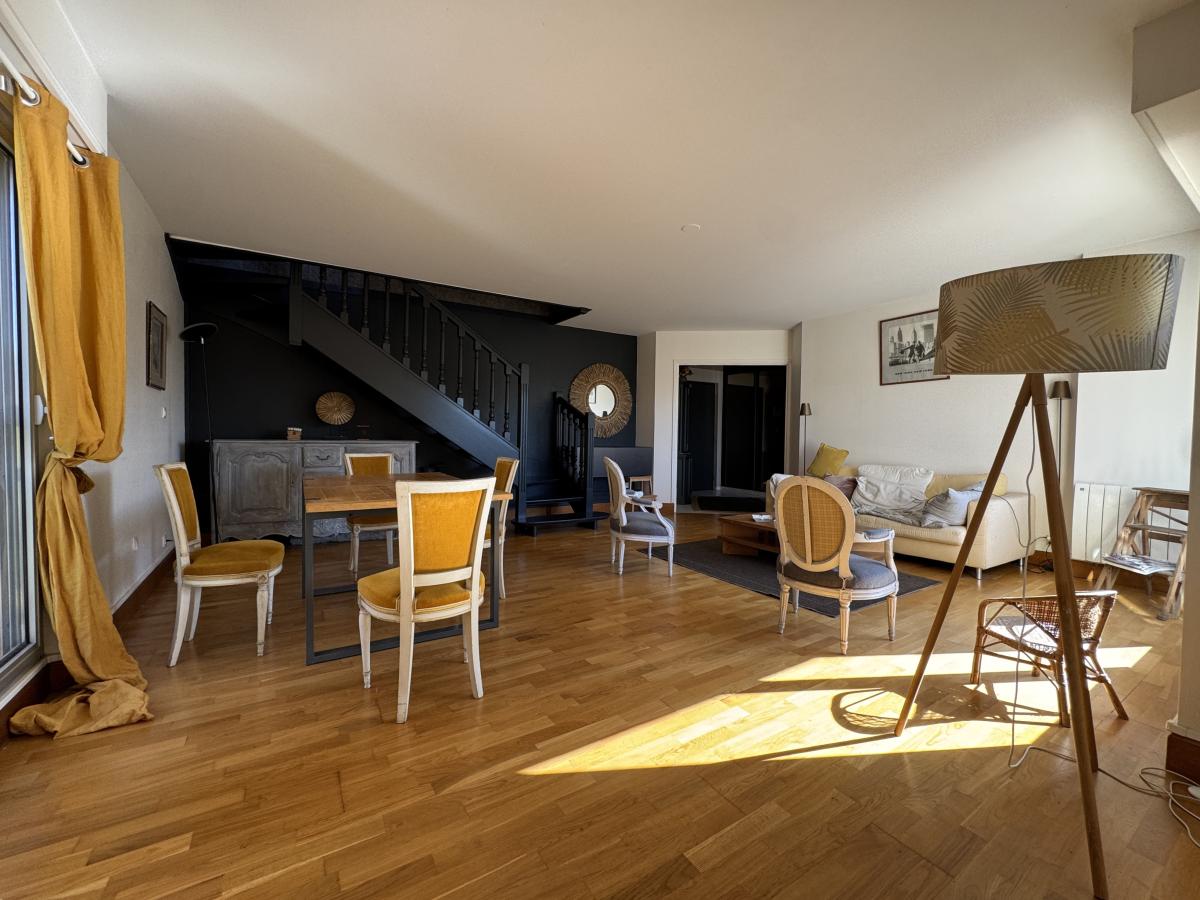 Appartement - 5 pièces - 109.98 m²