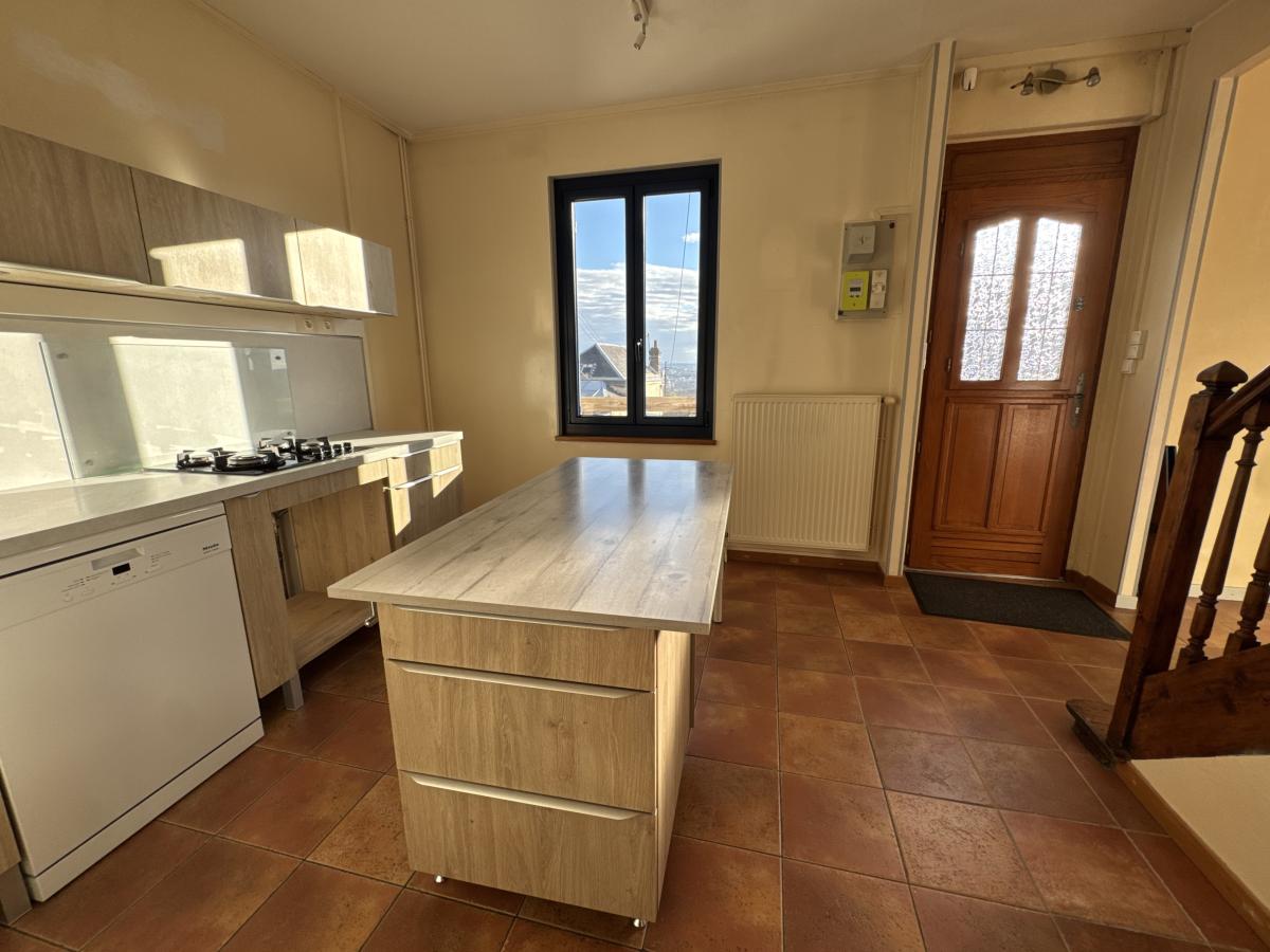 Maison - 6 pièces - 81.51 m²